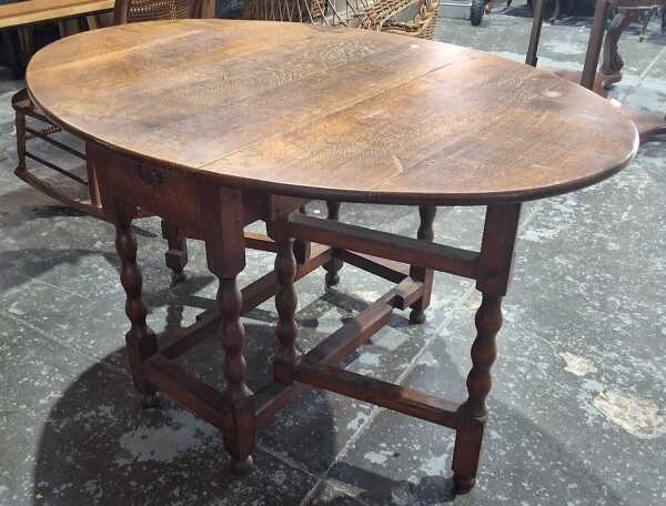 GATELEG TABLE