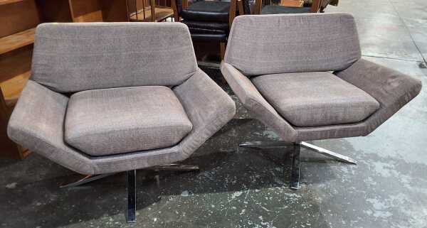 RETRO ARM CHAIRS