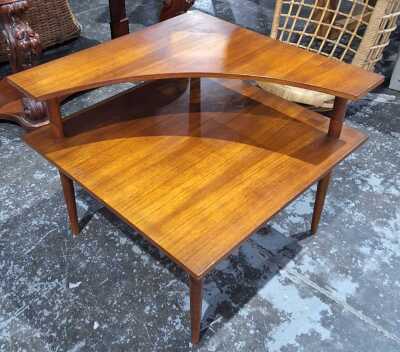 Corner Table