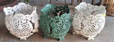 447 · VINTAGE PLANTERS