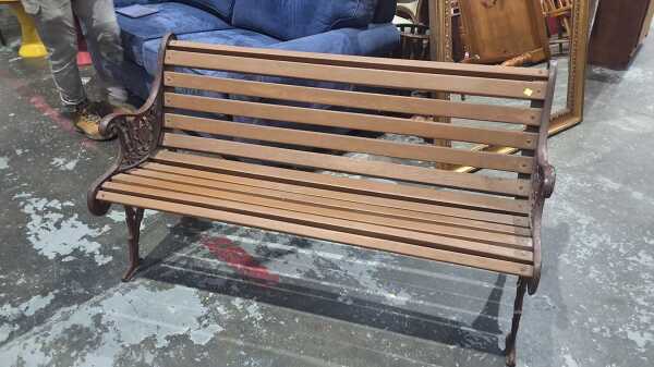 GARDEN BENCH
