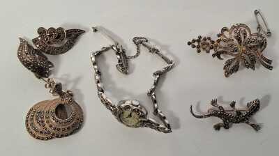1073 · JEWELLERY