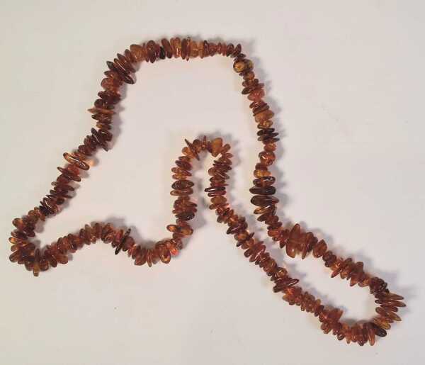 AMBER NECKLACE