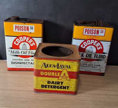 1476 · VINTAGE TINS