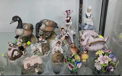 Figurines