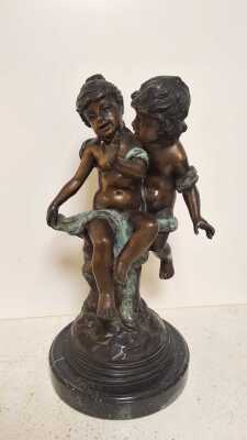 1390 · BRONZE FIGURE GROUP