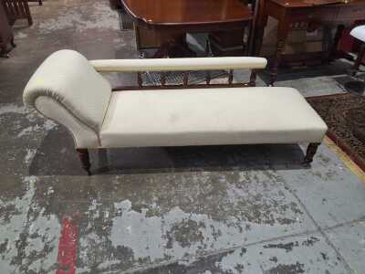 Chaise Lounge