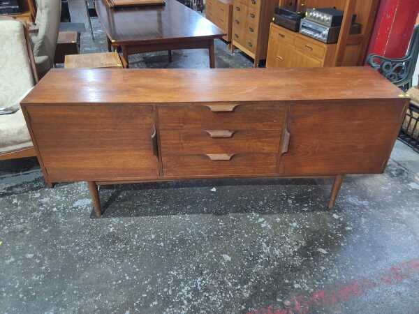 SIDEBOARD
