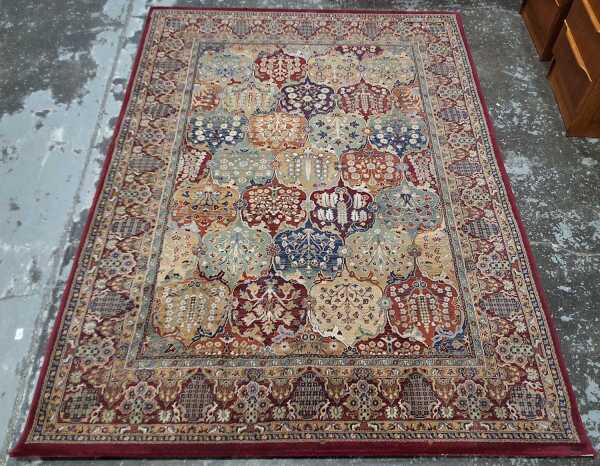 FLOOR RUG