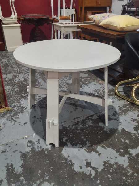 OCCASIONAL TABLE