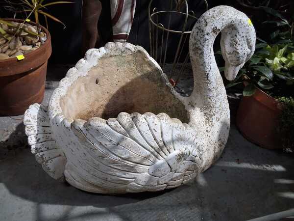 SWAN PLANTER
