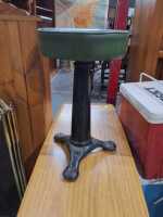 SINGER STOOL