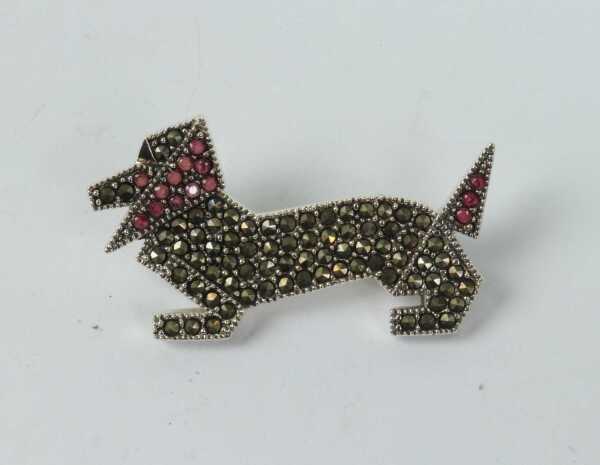 SILVER BROOCH