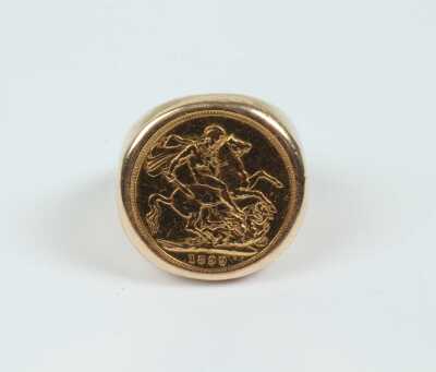 1004 · GOLD SOVEREIGN RING