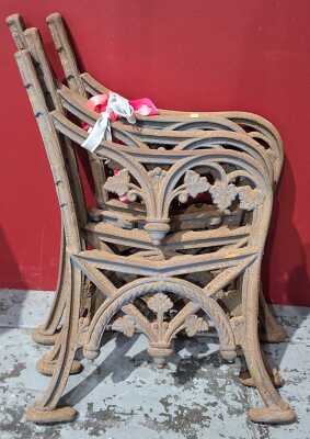 432 · BENCH ENDS