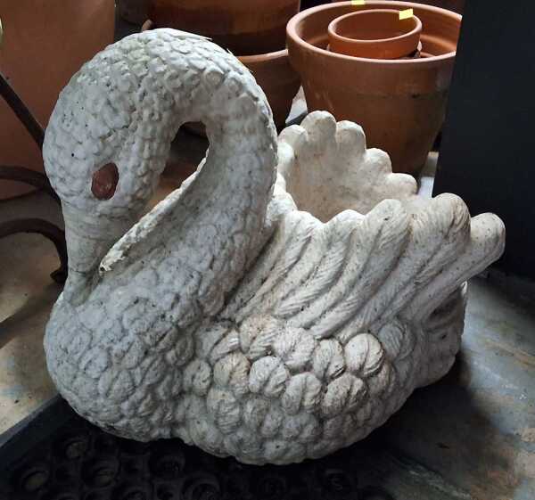 SWAN PLANTER