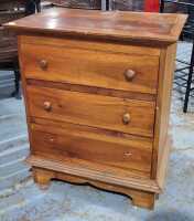 CHEST OF DRAWERS