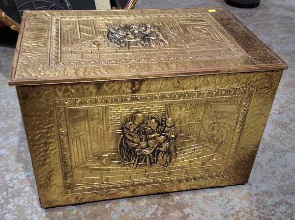 EMBOSSED TRUNK