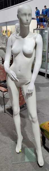 MANNEQUIN