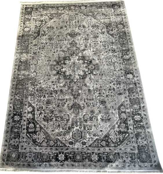 TABRIZ STYLE RUG