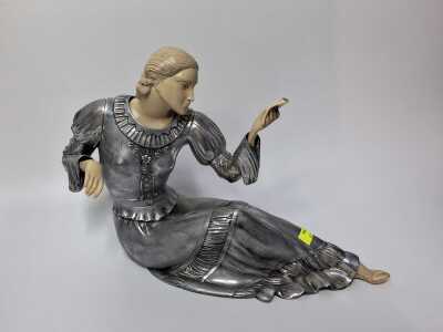 Mantel Figure