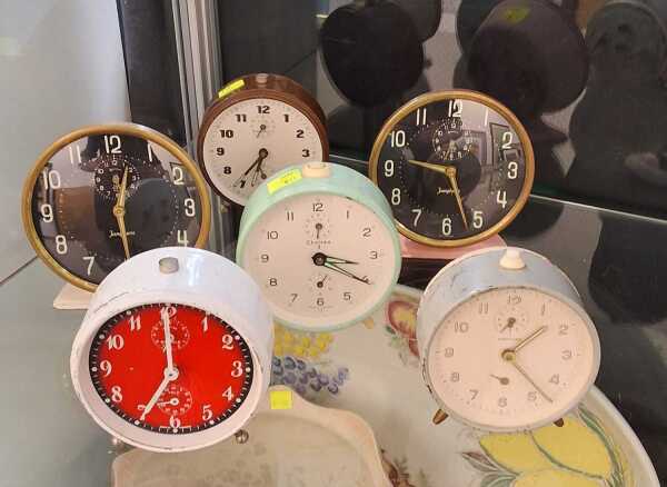 TABLE CLOCKS