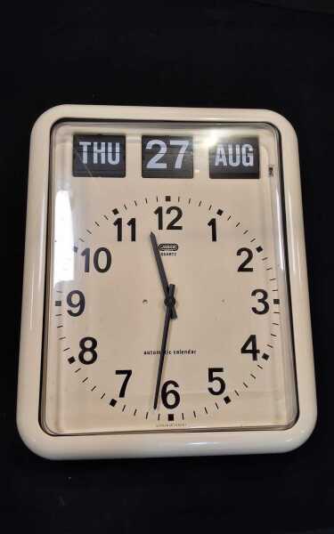 WALL CLOCK & CALENDAR