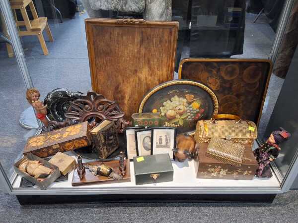 RUSTIC SUNDRIES