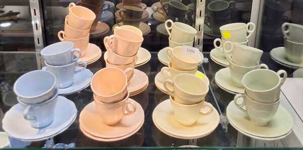 COLOURFUL COFFEE CUPS