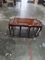NESTING TABLES