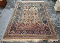 FLOOR RUG