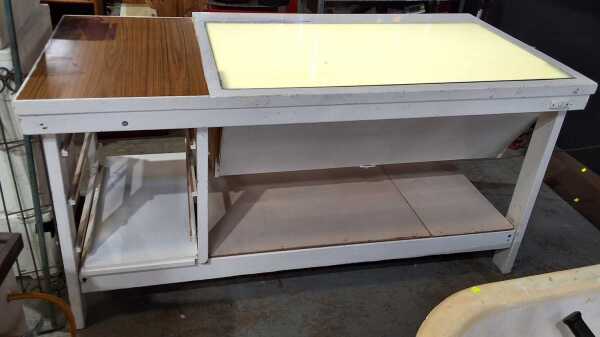 LIGHT BOX TABLE