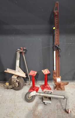 GARAGE LOT