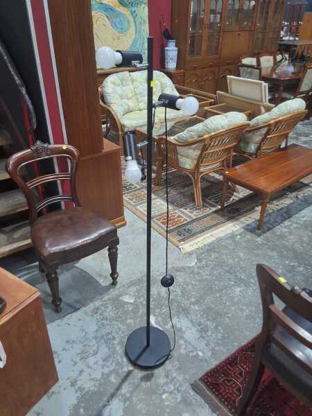 STANDARD LAMP