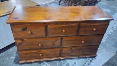 116 · CHEST OF DRAWERS