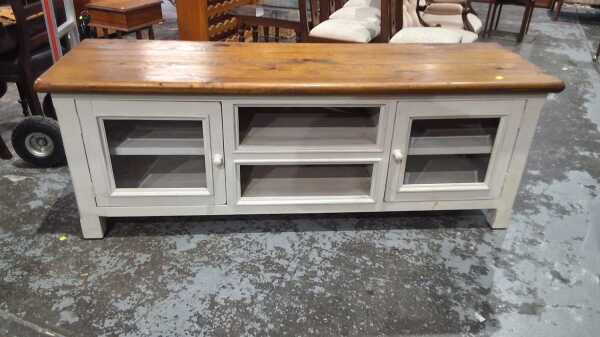 ENTERTAINMENT UNIT