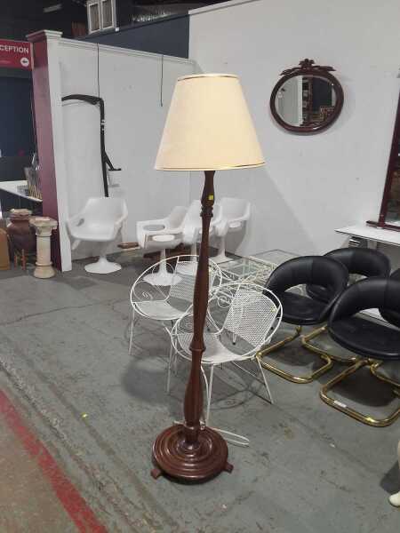 STANDARD LAMP