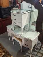 BEDROOM SET