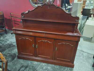 Chiffonier