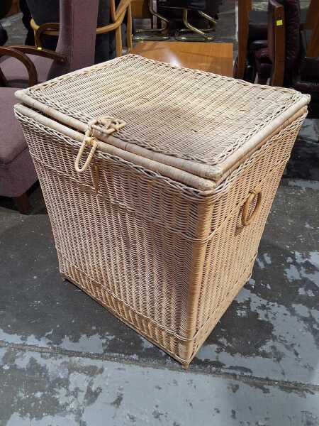 LAUNDRY BASKET