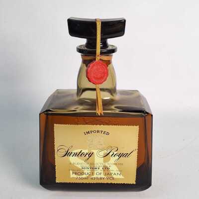 62 · SUNTORY ROYAL