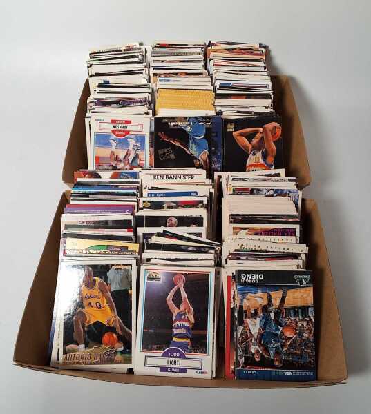 SPORTS CARDS