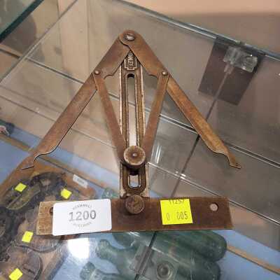 Stanley Angle Divider