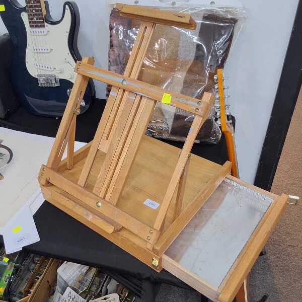 ARTISTS EASEL