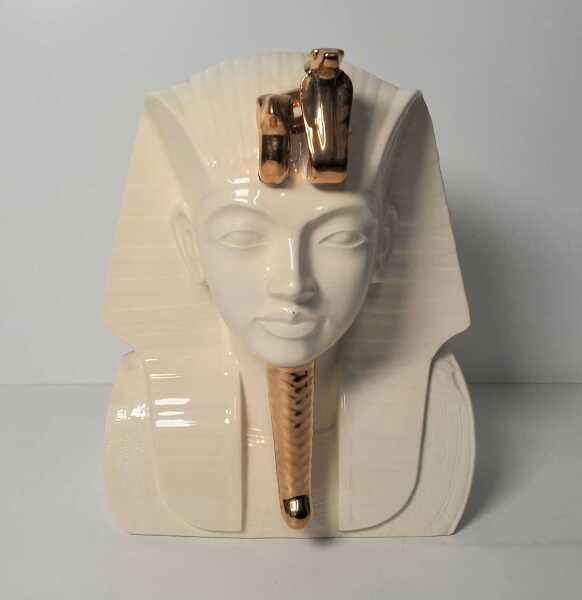 TUTENKHAMUN