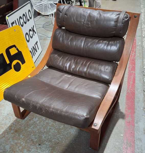TESSA LOUNGE CHAIR