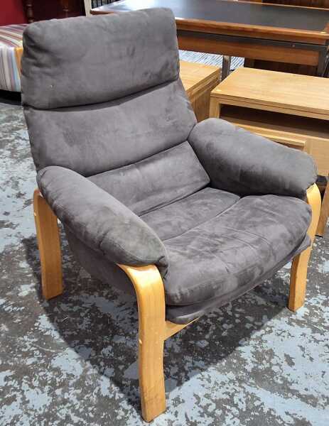 ARM CHAIR