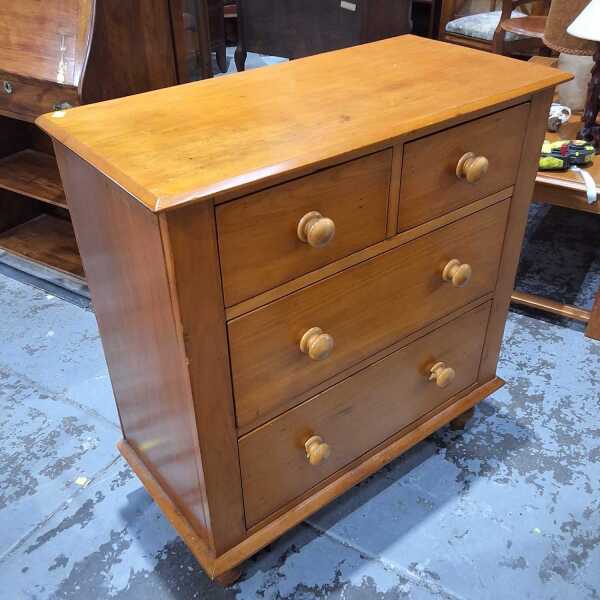 CHEST OF DRAWERS