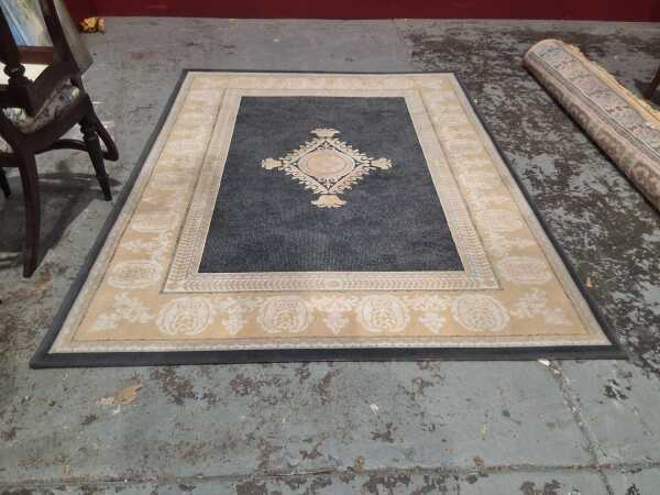 FLOOR RUG