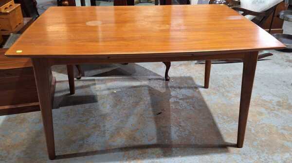 NOBLETT DINING TABLE